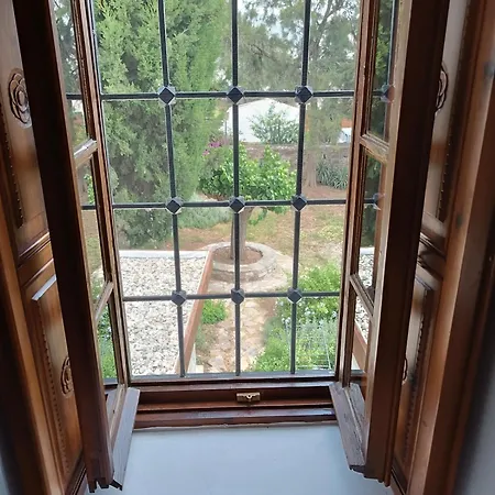 Stone House מלון