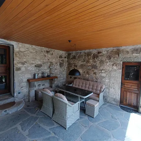 فندق Stone House